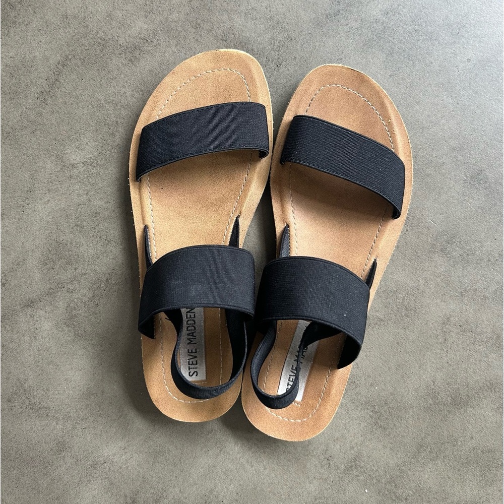 Steve Madden Tan and Black Stretchy Strapped Sandal Size 6.5